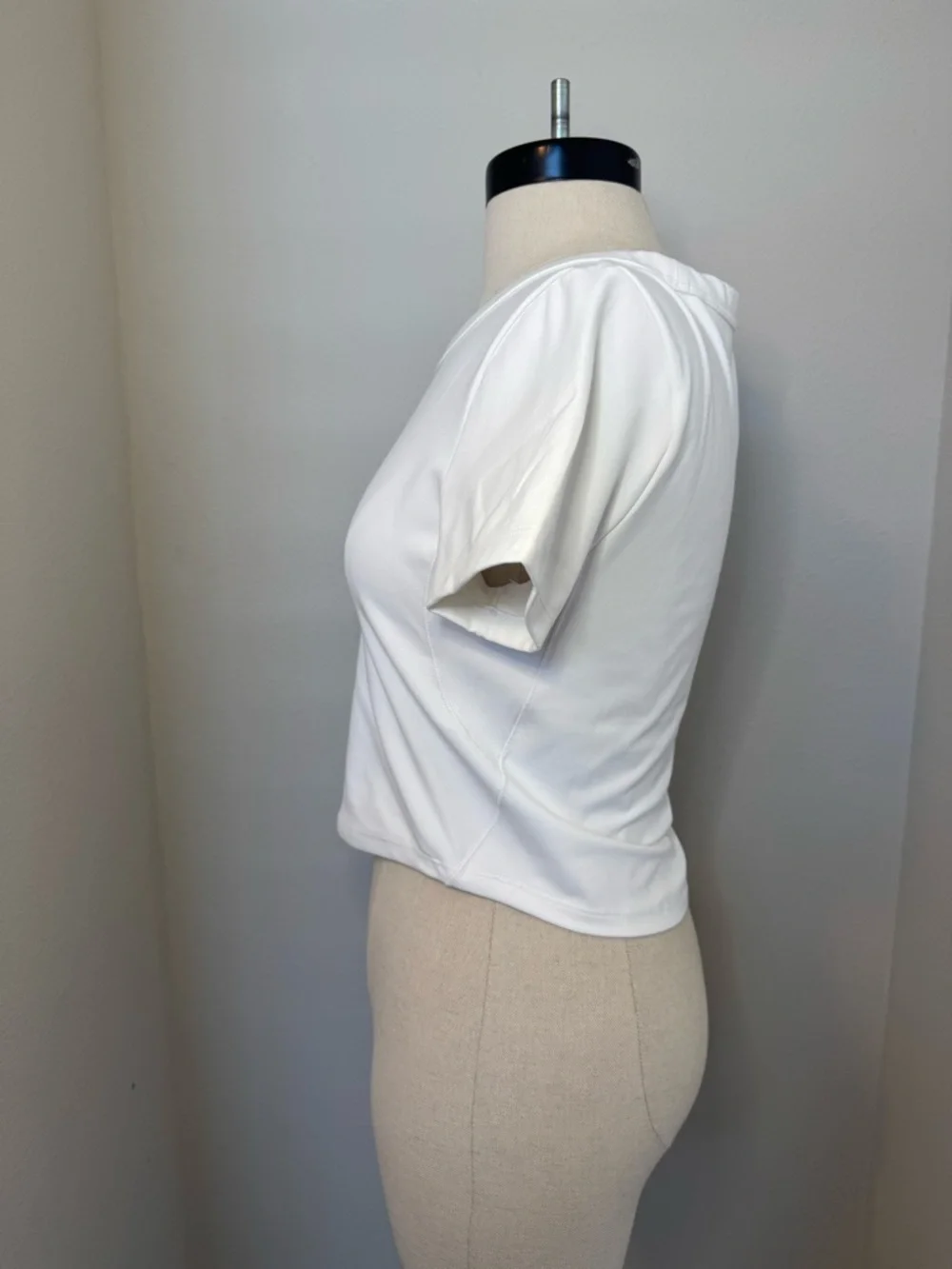 Nike White Short Sleeve Crop Tee - Picture 3 of 7
